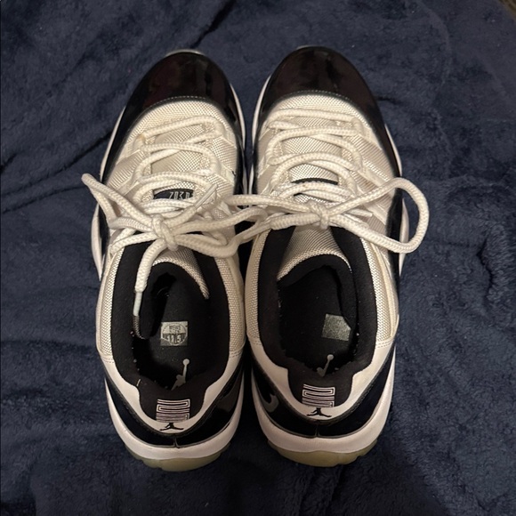 Jordan Sneakers Black and White